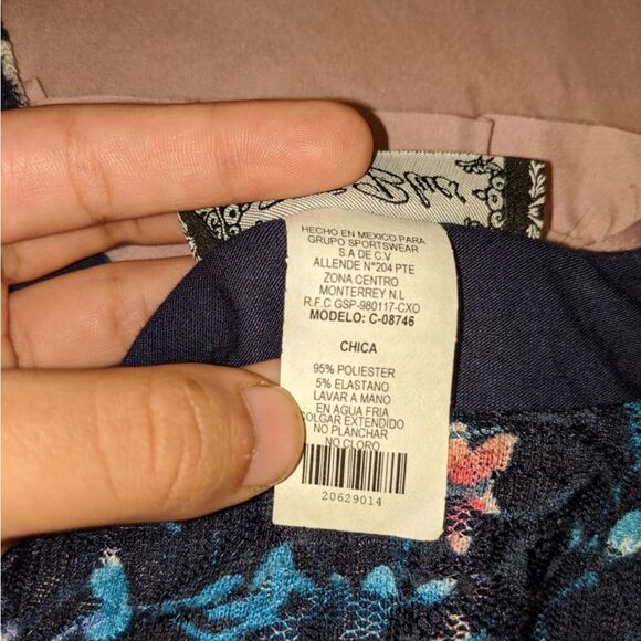 Floral Top - Picture 2 of 2